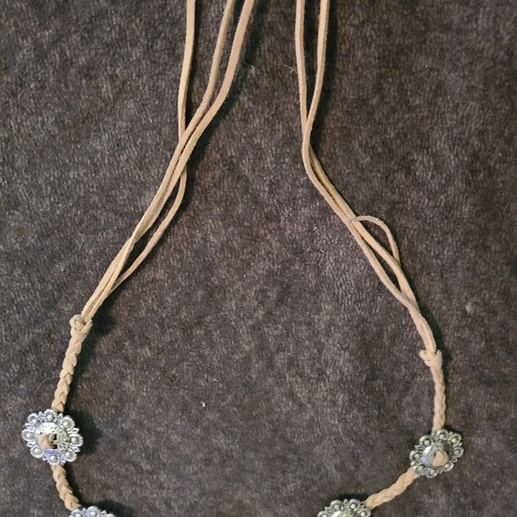 Choker - Picture 2 of 3